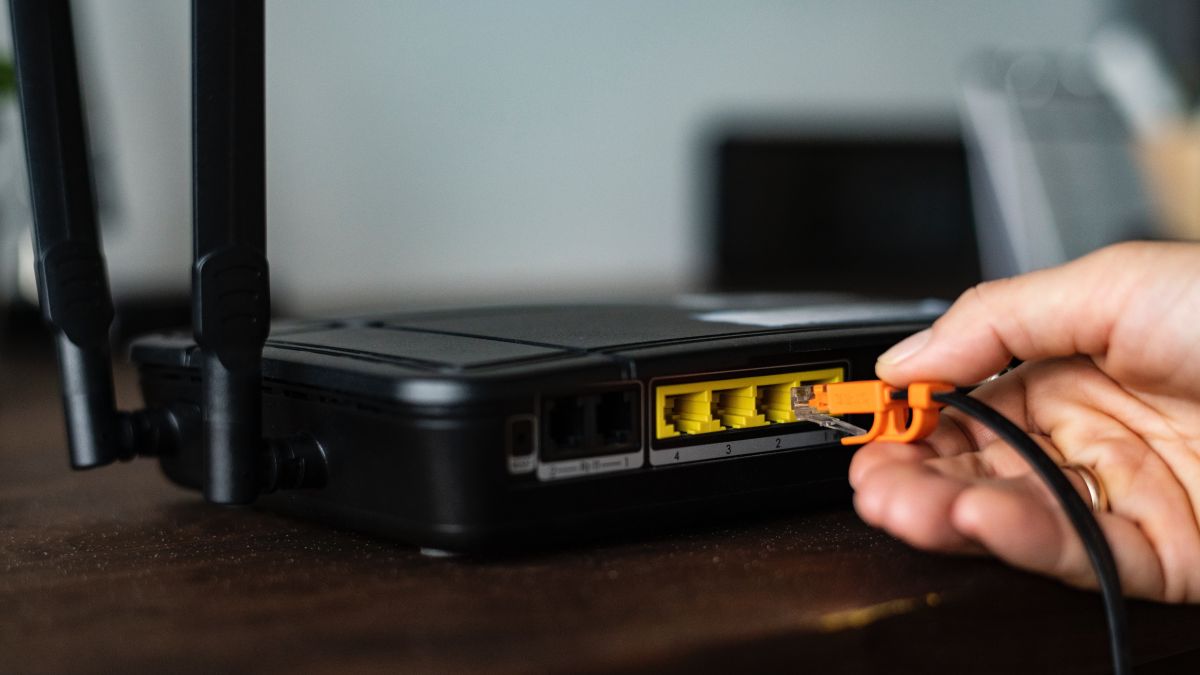 Simple & Quick Guidelines To Reset TP-Link Router Technonguide