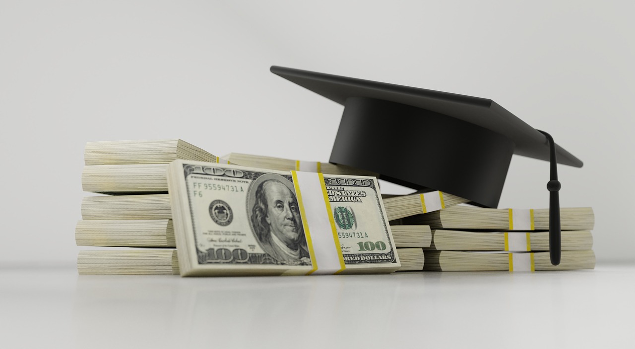 11 Expert Student Loan Tips for New Grads