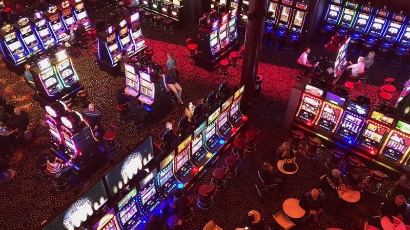 How Live Dealer Casino Games Work