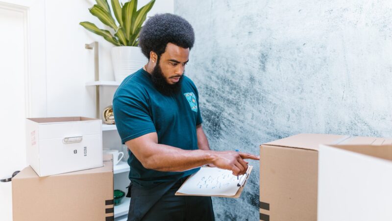 How to Choose Competently and Experienced Movers in