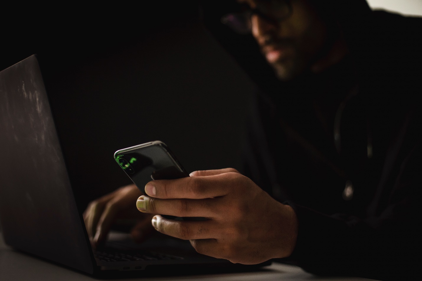 5 Ways to Protect Yourself from Cybercriminal Activities