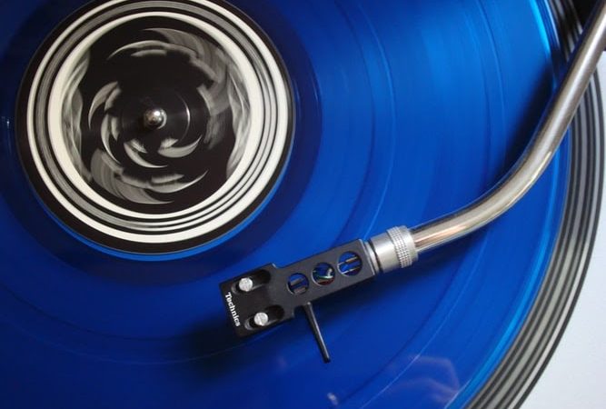 How To Set Up and Maintain Your Decks with Turntable Covers?