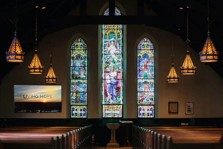 Top 5 content ideas to display on digital signage screens in churches