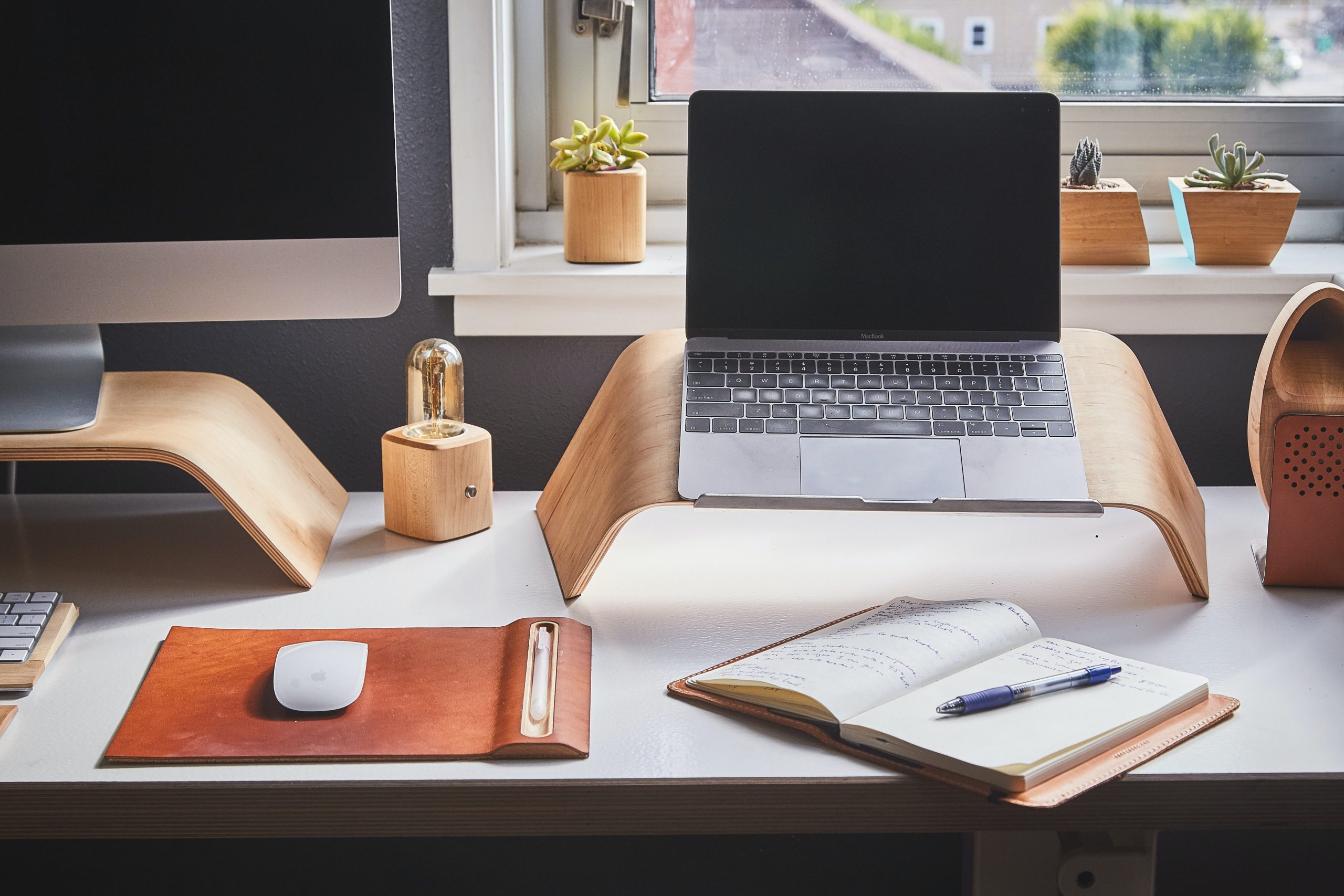 4 Tech Essentials You Will Need While Working From Home