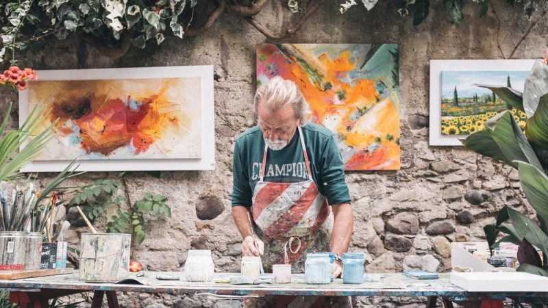 10 creative careers for people with an artistic personality