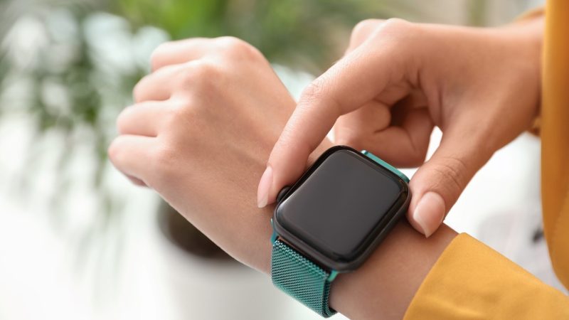 Talk from Your Wrist: Top Smart Watches with Calling Features