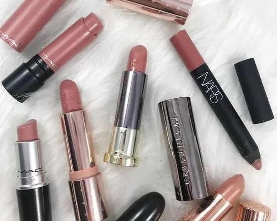 7 Beauty Products You Should Always Have With You