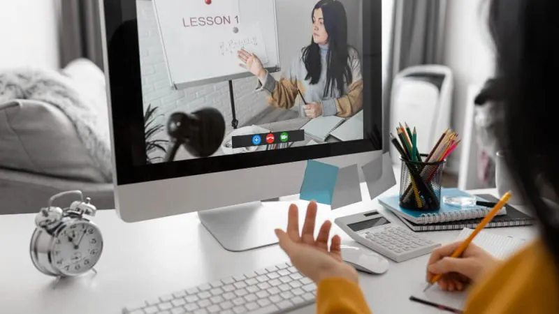 Common Challenges of Teachers in Online Teaching & How to Avoid Them