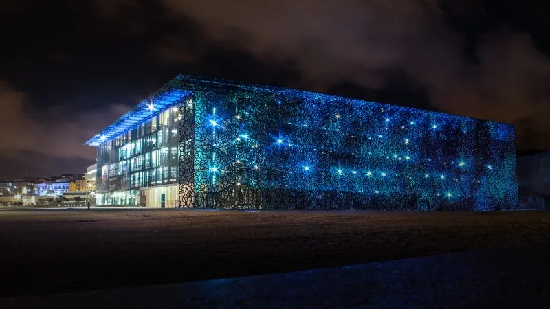 Benefits of Data Centres in Large Firms