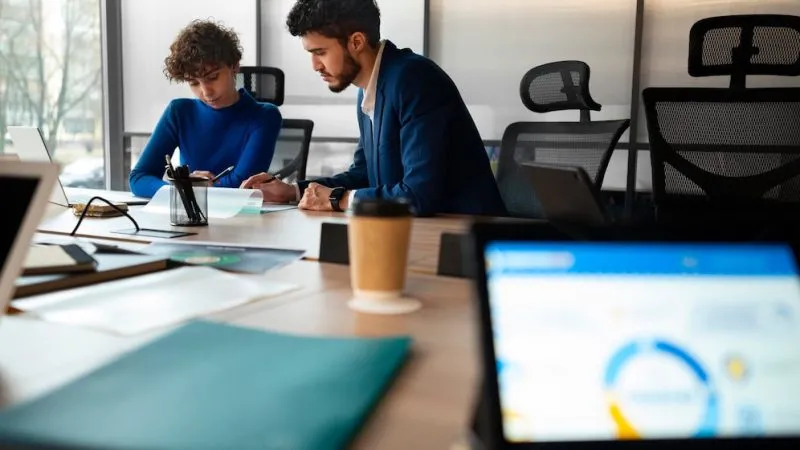 Should Your Team Go Hybrid or Fully Remote?